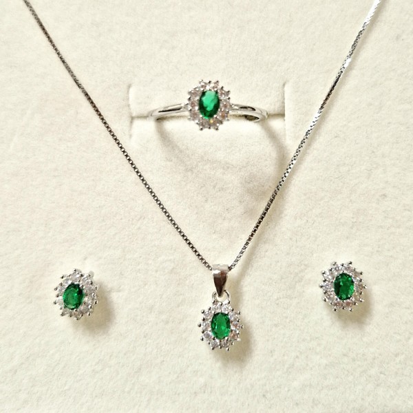 Parure collana con pendente, orecchini e anello centrale ovale verde in argento 925