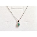 Collana con pendente ovale 5x3 verde e cornice di zirconi in argento 925
