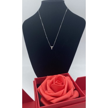 Collana lettera T con diamanti 