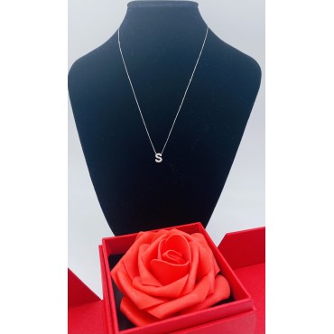 Collana lettera S con diamanti 