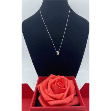 Collana lettera B con diamanti 