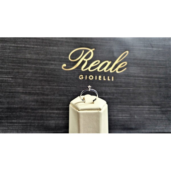 Anello solitario in oro bianco e diamante da 0.06ct