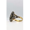 Anello toppa ovale con zaffiro e rosette di diamanti