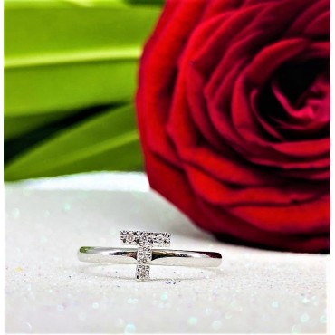 Anello iniziale T oro bianco e diamanti
