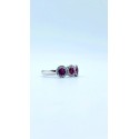 Anello trilogy con rubini round e diamanti