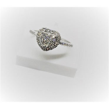 Anello cuore con pavè di diamanti