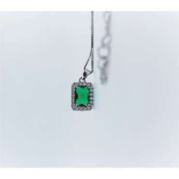 Collana Dubai con zircone verde smeraldo rettangolare e zirconi bianchi