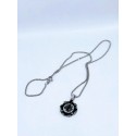 Collana acciaio maglia tubolare con ciondolo bussola colore acciaio-nero